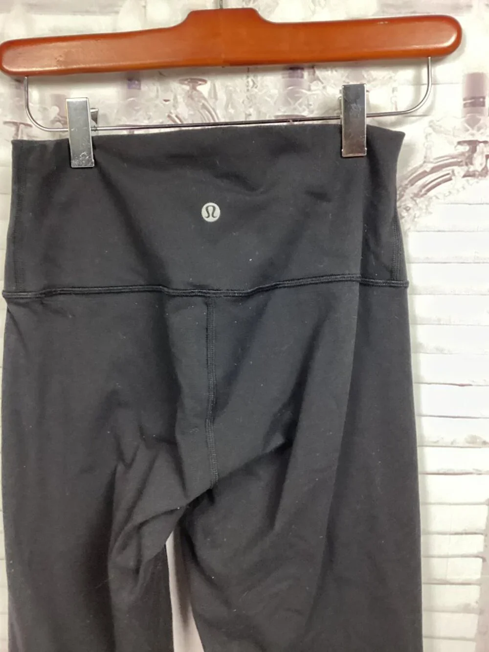 Lululemon black leggings 6